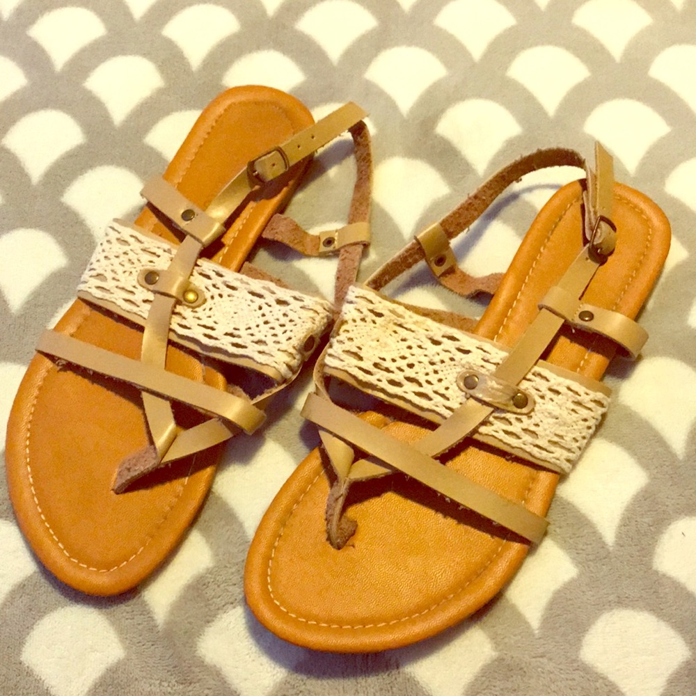Altar’d State cream lace sandals sz 39
